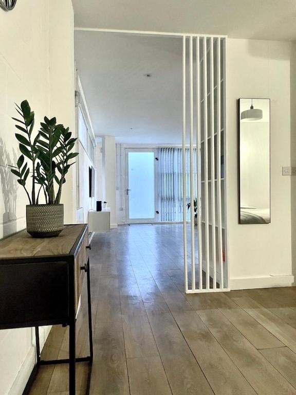 Spacious Industrial Style Apartment Londra Dış mekan fotoğraf